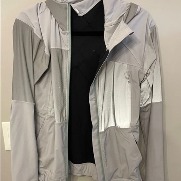 Lululemon light speed jacket reflective - Picture 8 of 9